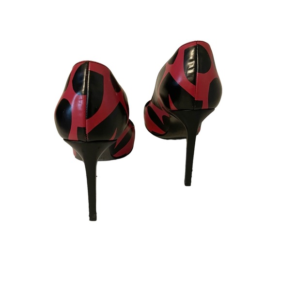 Saint Laurent Heart Print Pointed Toe Pump - Picture 8 of 12